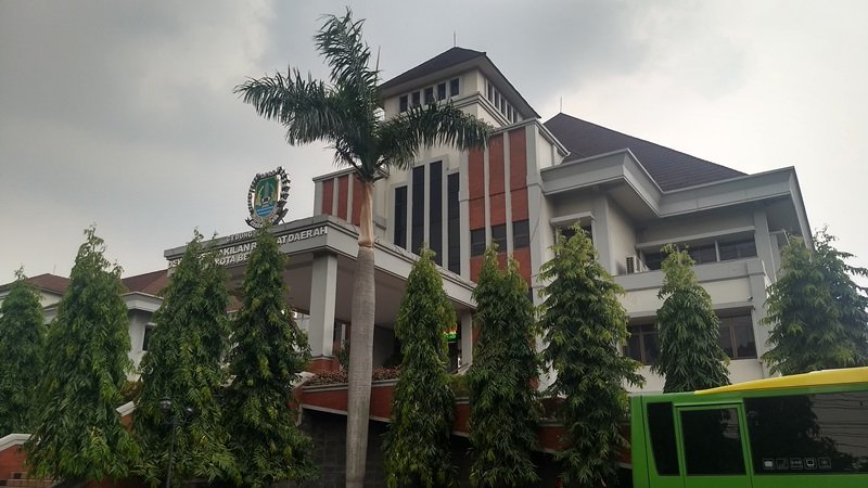 Viral Video Pemkot Bekasi Setujui Ormas Kelola Parkir Minimarket, Ini Kata DPRD