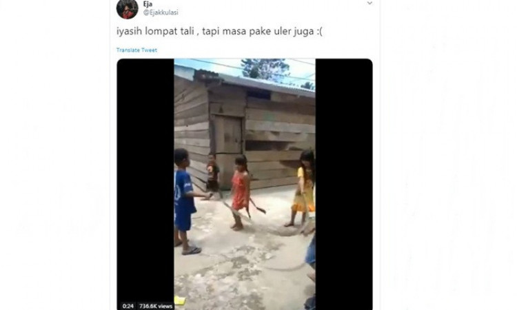 Viral Video Lompat Tali Pakai Ular, Warganet: Animal Abuse