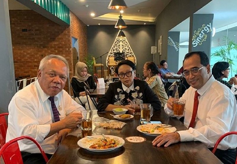 Kompaknya Menhub Makan Bareng Menteri Basuki dan Menlu, Netizen: Yang Bayarin Siapa?