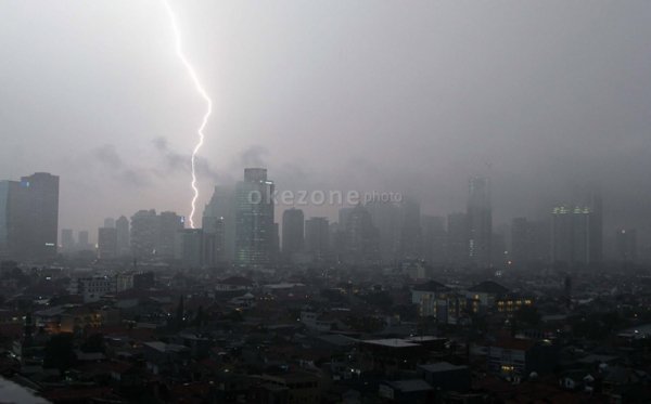 Viral Angin Puting Beliung Porak Porandakan Bangkalan Madura