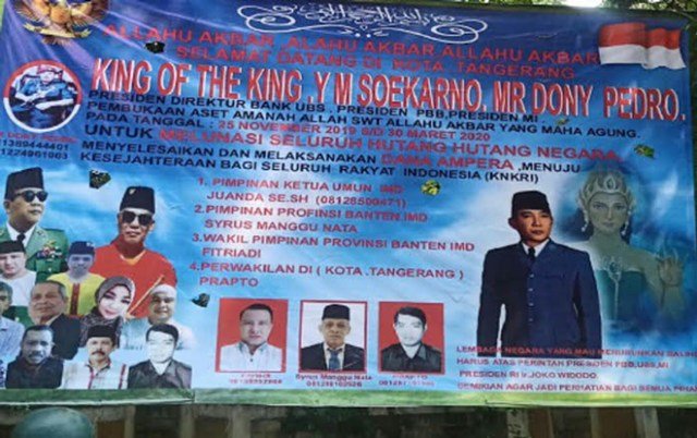 Heboh Spanduk Kerajaan Abal-Abal 'King of The King' Titisan Soekarno di Tangerang