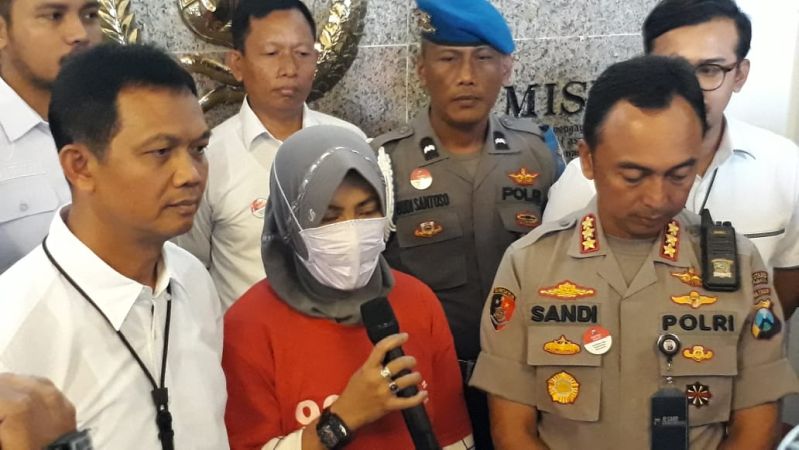 Jadi Tersangka, Netizen Penghina Risma Menangis Minta Maaf