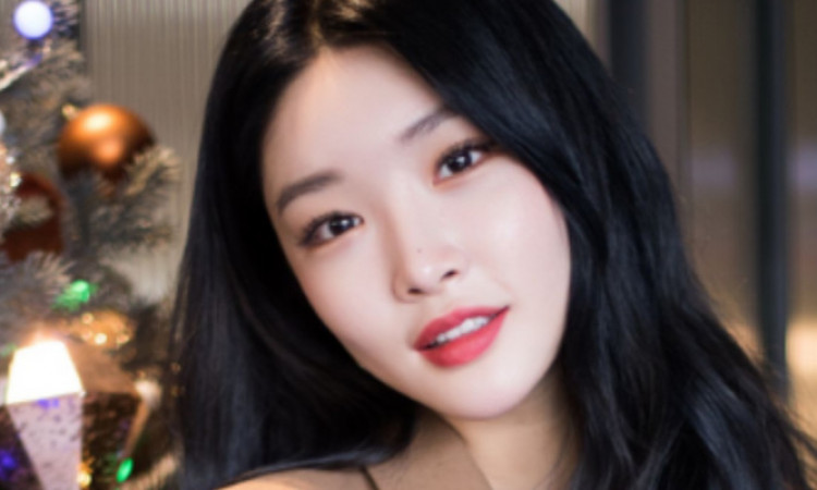 Wajah Berubah, Netizen Tuding Chungha Lakukan Oplas