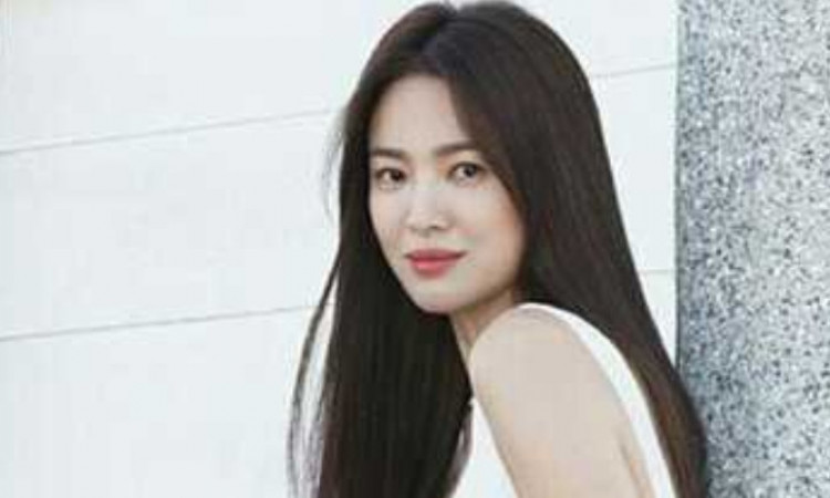 Song Hye Kyo Ungkap Hubungan dengan Orang Terdekat Tak Berubah, Netizen Ungkit Soal Song Joong Ki