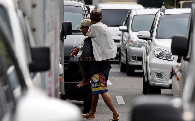 Heboh Warga Tidur di Jalan karena Tak Sanggup Bayar Kos Usai di-PHK, Ini Faktanya