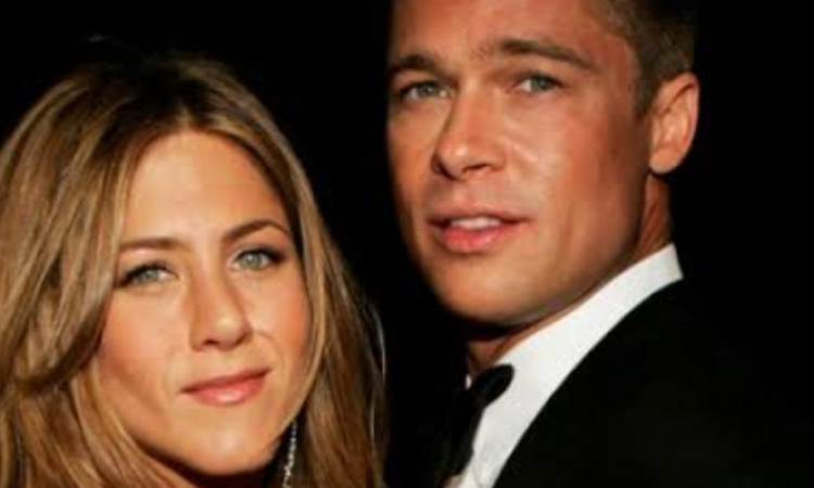 Heboh Foto Bugil Mantan Istri Brad Pitt Jadi Barang Lelang