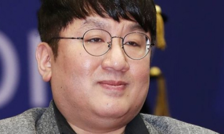 Penampilan Terbaru Bos BTS Bang Si Hyuk Curi Perhatian Netizen, Lebih Kurus & Segar?