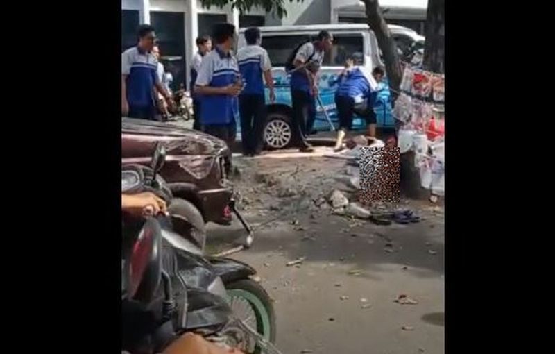 Viral Dua Pedagang Masker Tewas Tertabrak Minibus