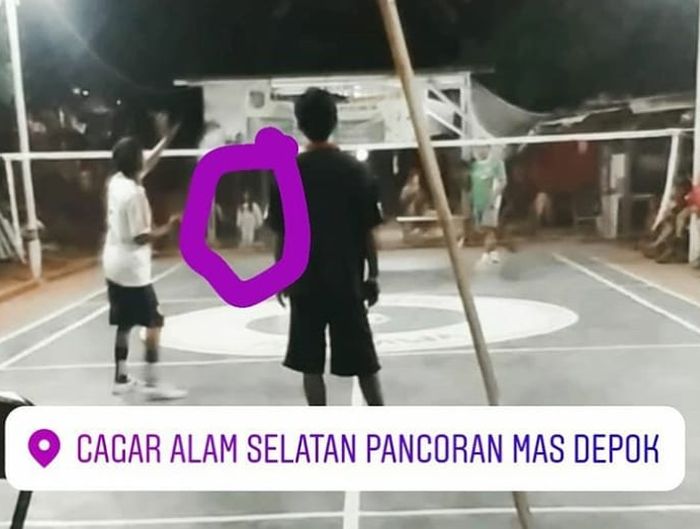 Heboh Foto Kuntilanak Nonton Turnamen Bulutangkis di Depok