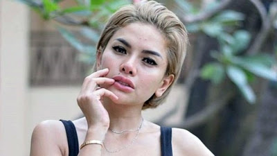 Nikita Mirzani Jual Air Kencing dan Tissue Bekas Seharga Rp 100 Juta! Netizen: "Gak Ada Akhlak, Najis!"