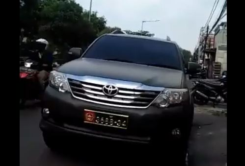 Viral Mobil Dinas TNI Dipakai Warga Sipil ke Rumah Makan