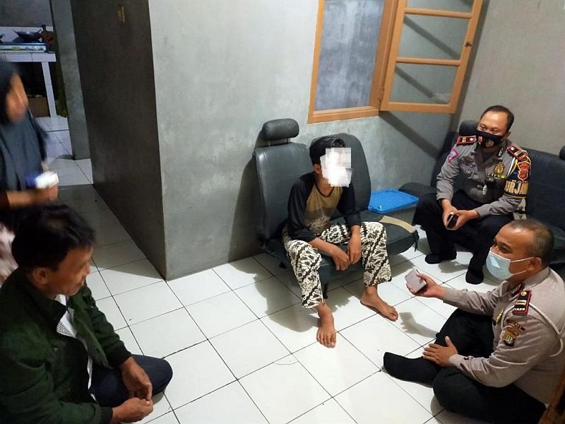 Polisi Datangi Kediaman Pemotor Viral "Gaya Terbang", Usianya Baru 13 Tahun