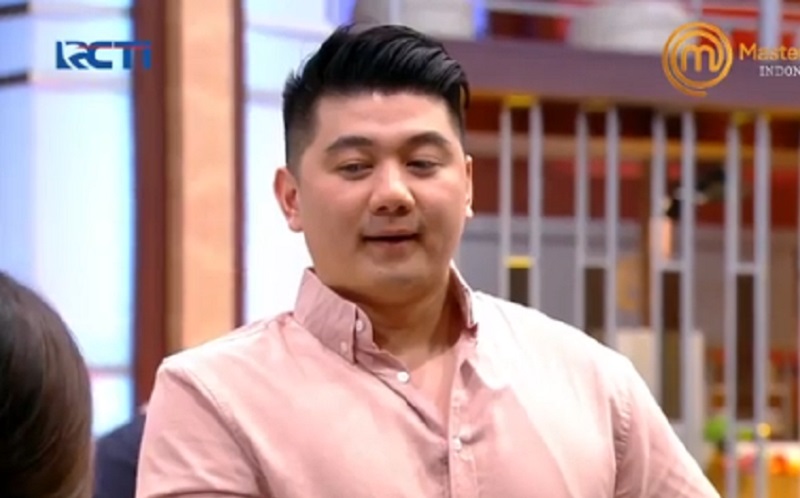 Viral! Chef Arnold Joget ala JKT48 di Depan Yuri MasterChef