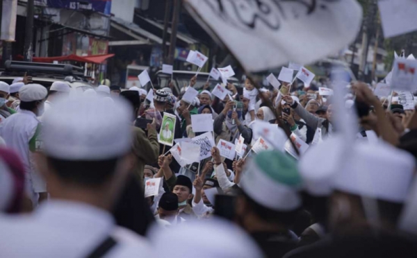 Habib Rizieq Tiba di Jakarta, Netizen: Mau Terbang Malah Ikut Long March ke Bandara Soetta