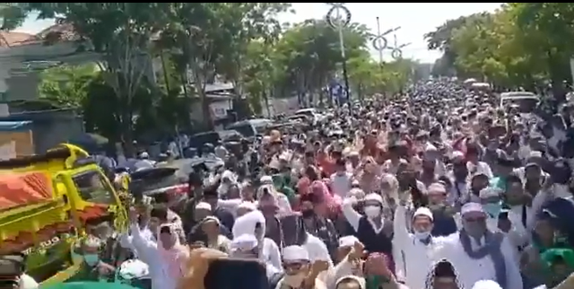 Warga Madura Aksi Minta Habib Rizieq Dibebaskan, Netizen: Mereka Ingin Keadilan