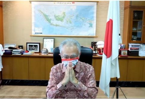 Pakai Masker 'Spanduk Pecel Lele' Dubes Jepang Pamit, Netizen: Bye Kakek Online yang Jenaka