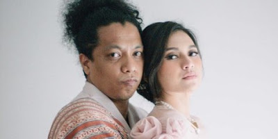 6 Artis Ini Nekat Menikah Tanpa Restu Orang Tua! No 2 Rela Murtad, No 3 Berujung Bencana!