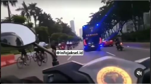 Heboh Gerombolan Pesepeda Kuasai Jalur Utama Sudirman-Thamrin, Netizen Ngamuk