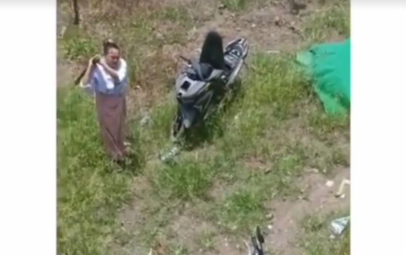 Viral, Wanita Mengamuk Rusak Motor yang Kerap Dipakai Bonceng Janda