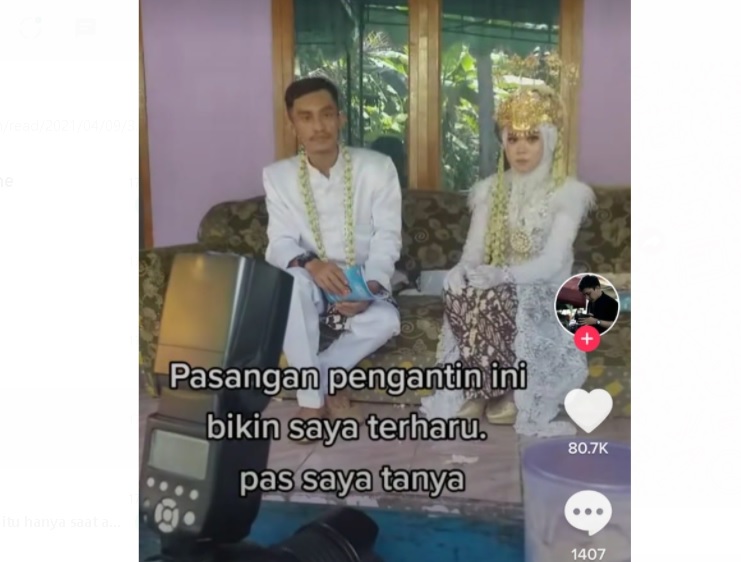 Viral Pasangan Menikah Tanpa Pelaminan, Alasannya Bikin Haru