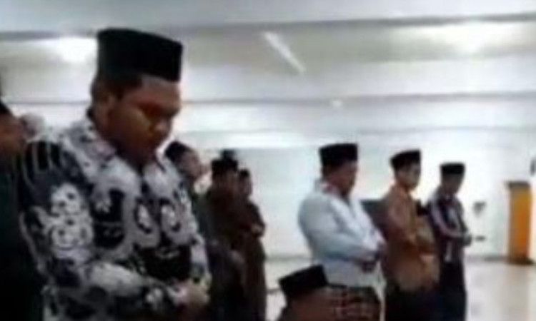 Viral Salat Tarawih Super Cepat di Indramayu, MUI: Esensi Khusyuknya Jadi Berkurang