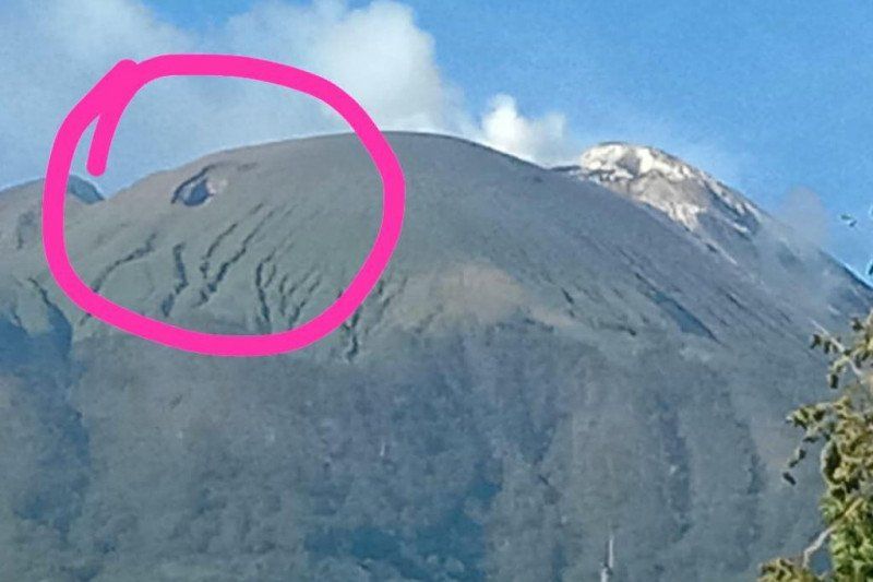 Heboh Lubang di Puncak Gunung Ile Lewotolok, Ini Penjelasan PVMBG