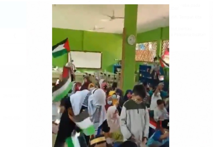 Viral! Guru PAUD Ajarkan Muridnya Berjihad dan Kibarkan Bendera Palestina