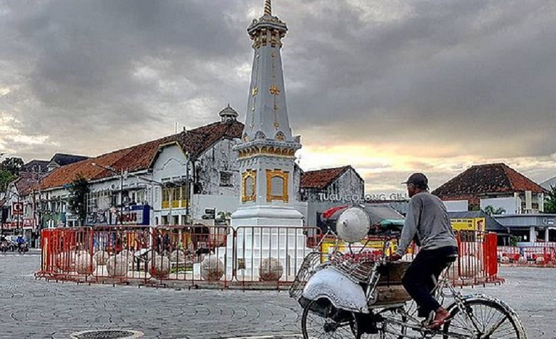 Viral Harga Parkir Terlalu Mahal di Yogyakarta, Netizen: Duduk di Bawah Pohon Aja Disuruh Bayar