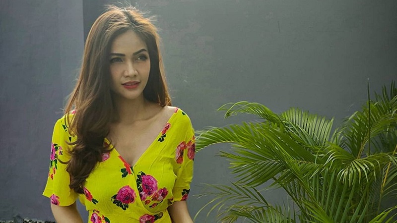 Cantiknya Kartika Berliana Berbalut Jumpsuit Seksi, Netizen: Makin Wow!