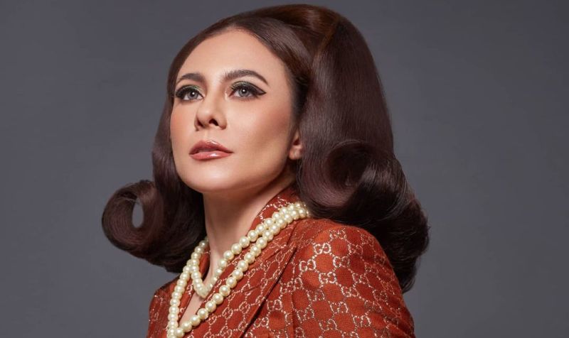 Wulan Guritno Pamer Punggung Mulus, Netizen: Baju Tidur Kedodoran yang Indah