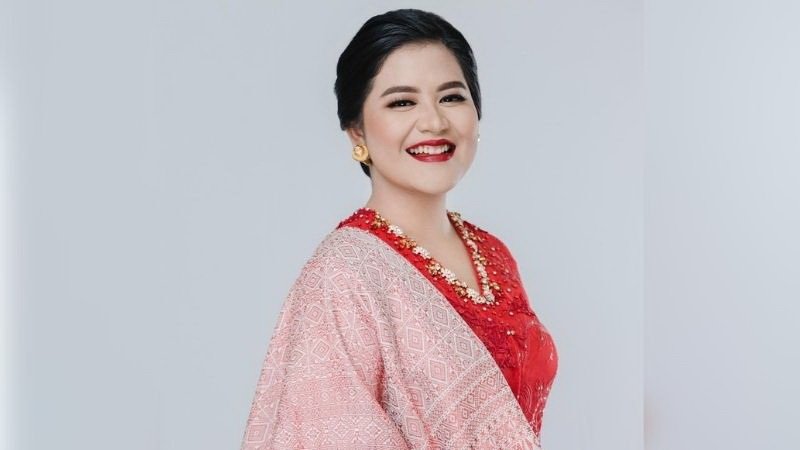 Cantiknya Kahiyang Ayu Pakai Baju Kurung Merah di HUT Ke-76 RI, Netizen: Auranya Memancar!