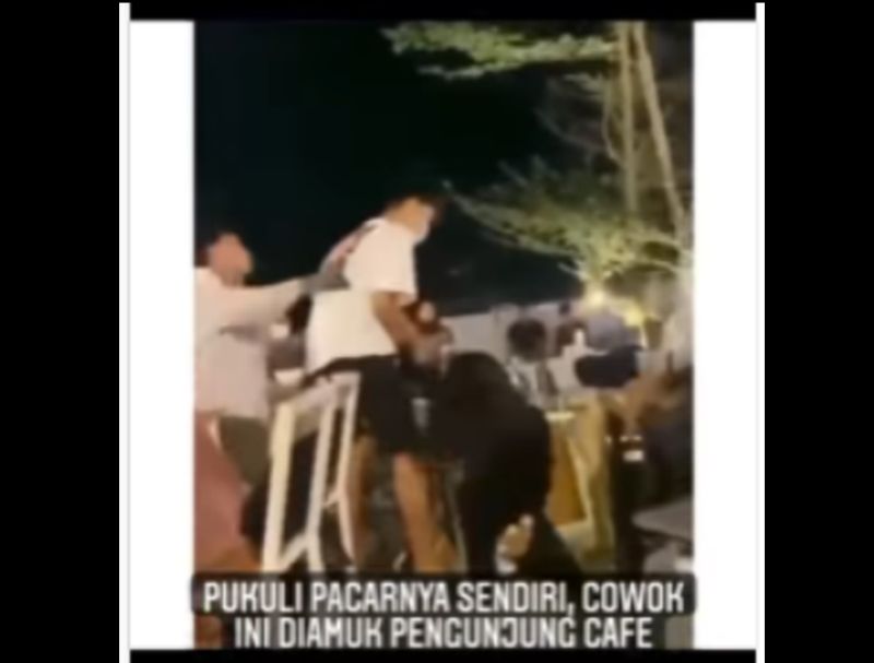 Viral! Pukuli Pacarnya, Pria Ini Diamuk Pengunjung Cafe