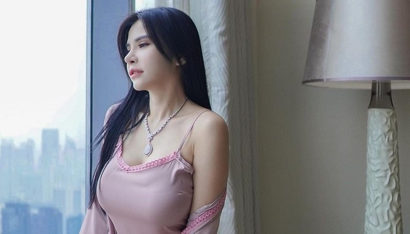 Intip Maria Vania Seksi Pakai Baju Tidur, Netizen Auto Semangat Berangkat Kerja!