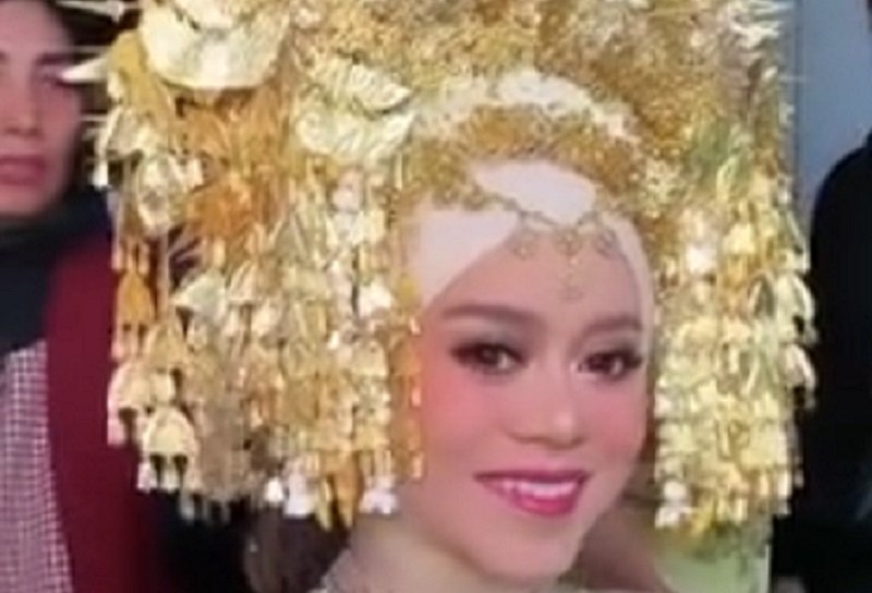 Cantiknya Lesti Kejora Pakai Suntiang Minang, Netizen: Kayak Boneka