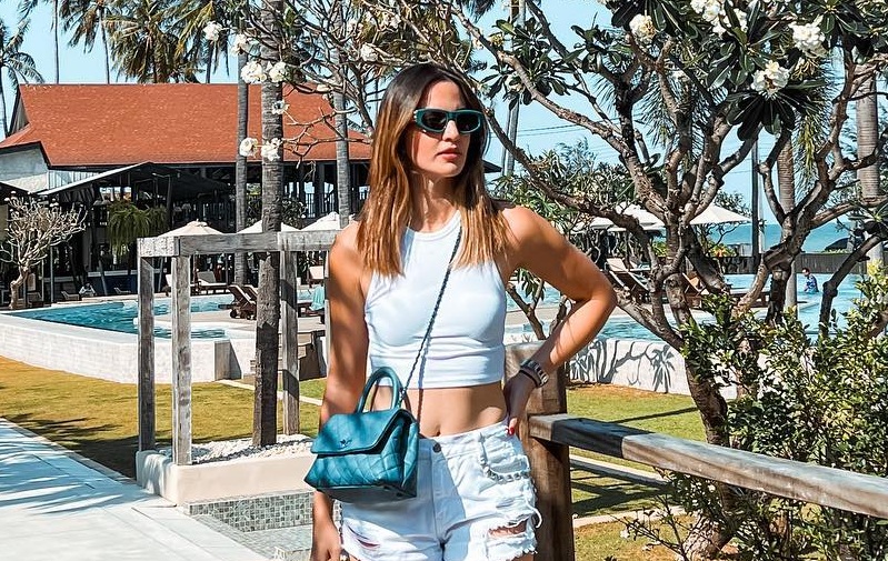 Potret Nia Ramadhani Pamer Body Goals Pakai Crop Top dan Hotpants, Bodynya Bikin Iri Netizen!