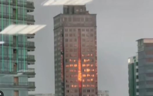 Viral Menara Saidah Menyala Merah, Warga: Mustahil, Gedung Itu Sudah Puluhan Tahun Tak Dialiri Listrik