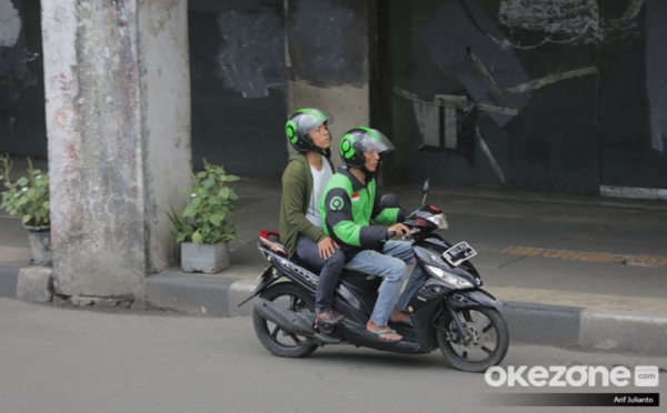 Viral Aksi Driver Ojol Bantu Penumpangnya Kabur dari Ruko Penipuan Kerja di Bekasi