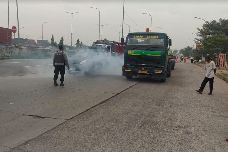 Viral Aksi Heroik Polisi dan PPSU Saat Menyelamatkan Sopir Kontainer Sakit di Cilincing