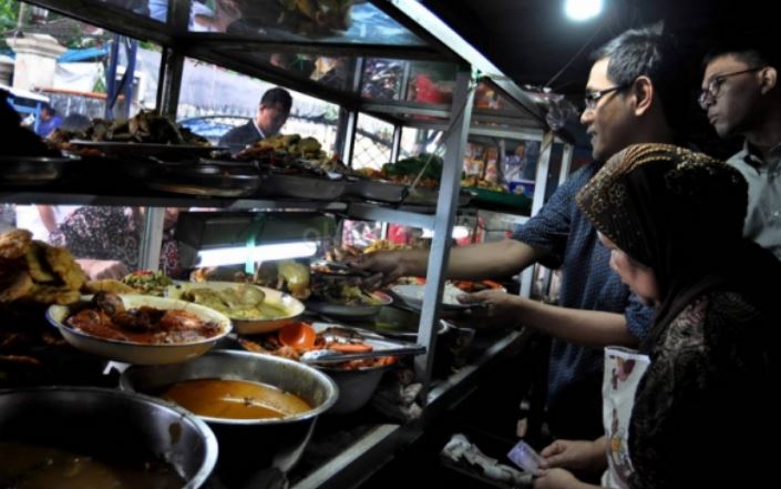 Heboh Belasan Orang Diduga Berpakaian Dinas Kabur Usai Makan di Restoran Depok